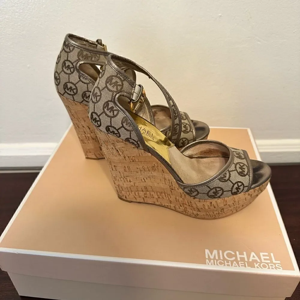 Michael Kors platform iconic lightweight gold cork wedge sandal size 7 - Picture 7 of 10